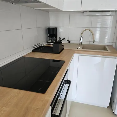 Апартаменти Frida- Free Private Parking *