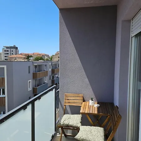 Frida- Free Private Parking Апартаменти