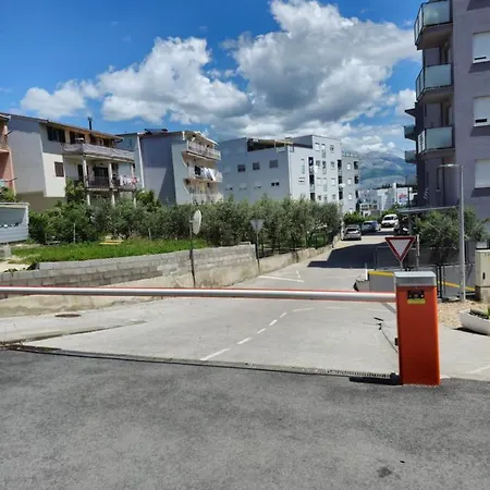 Frida- Free Private Parking Апартаменти